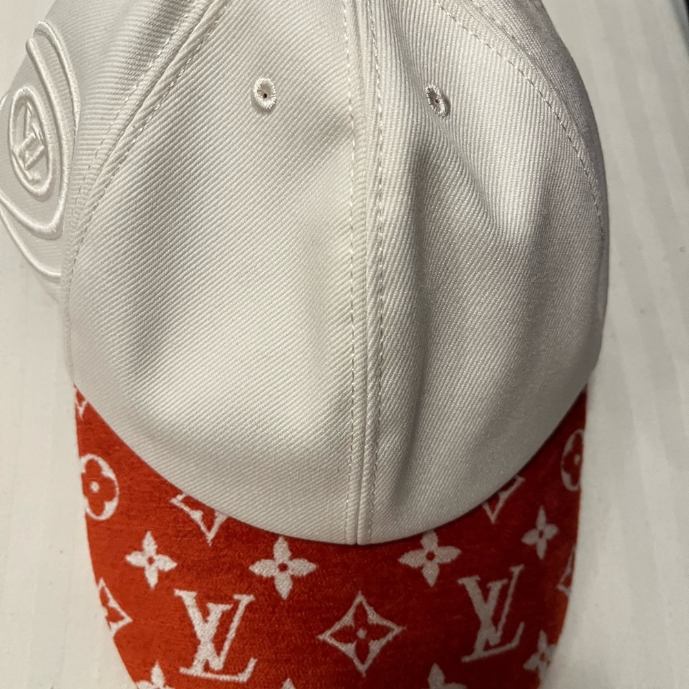Louis Vuitton Orange and White Monogram Cap - Picture 6 of 6